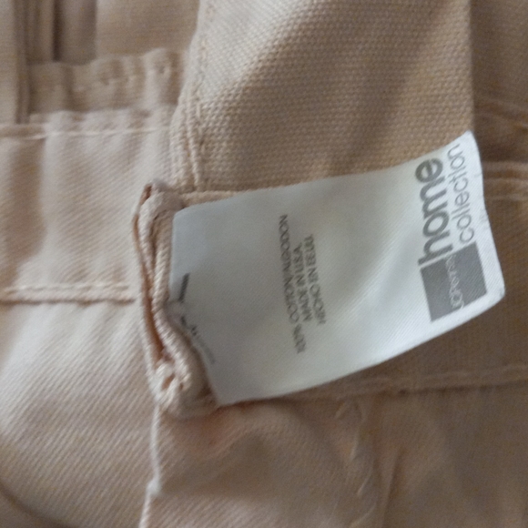 One panel - Picture 3 of 3